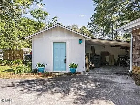 9081 Beach Dr, Calabash, NC 28467