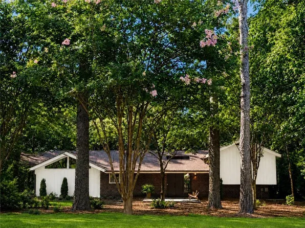 5363 Rosser Rd, Stone Mountain, GA 30087
