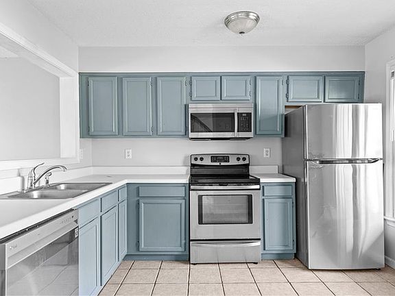5th image of 25 Hollis Wood Dr