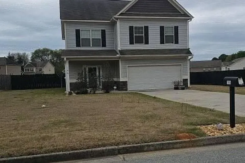 195 Oak Hollow Way photo 1