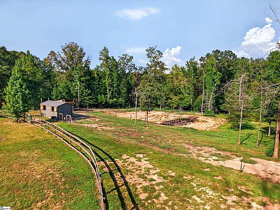 3rd image of 316 Oak Grove Rd