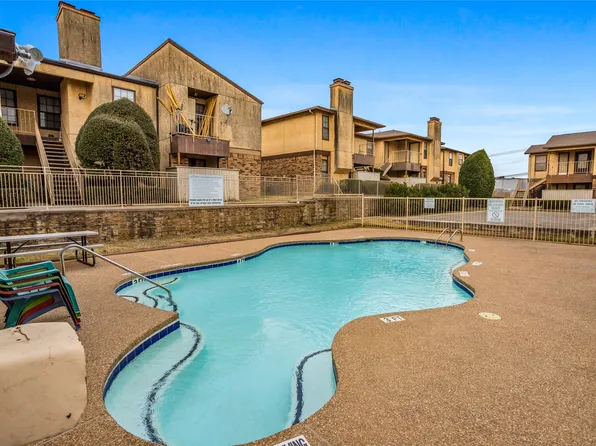 1735 Crest Grove Dr, Arlington, TX 76012