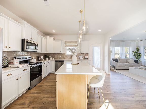 7th image of this home