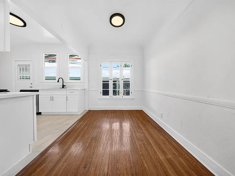 1002 N Sweetzer Ave — Photo 6