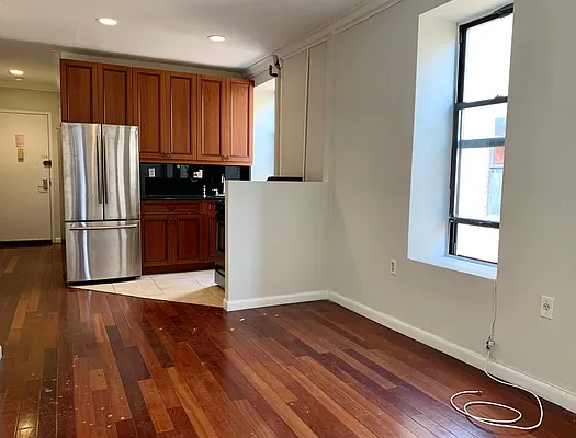 Rented by Bond New York | media 14