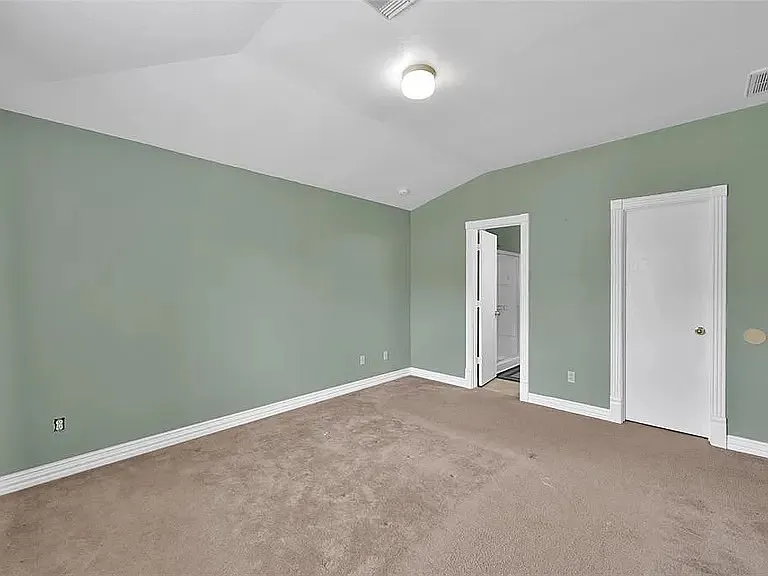731 Remwick Dr — Photo 2