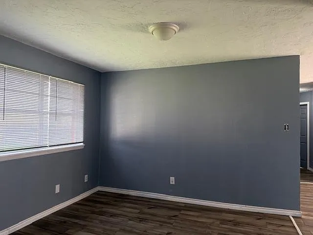 613 SW 45th St — Photo 5