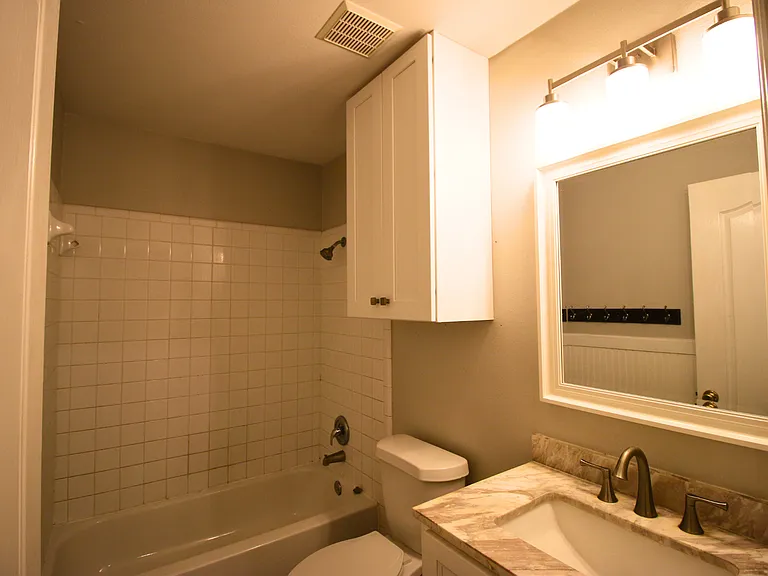 1004 Cougar Country — Photo 11
