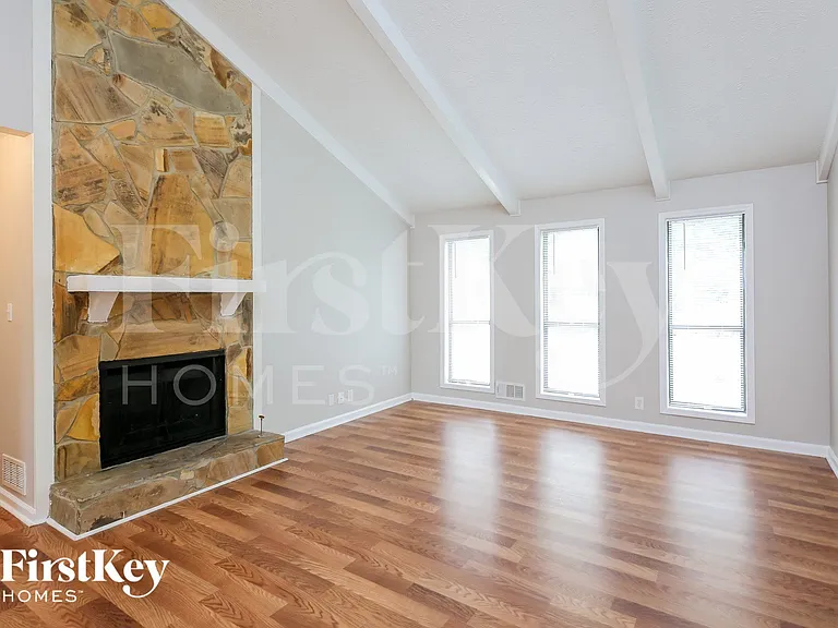 2639 Windmere Dr — Photo 4