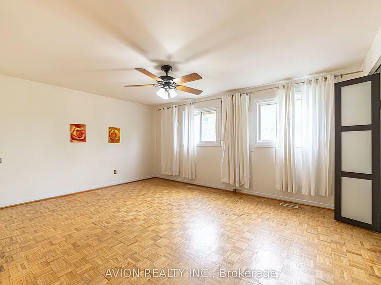 241 Weldrick Rd W — Photo 28