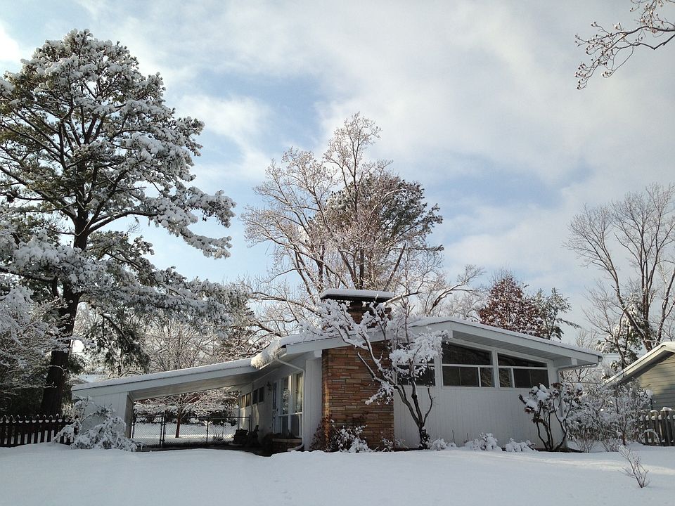 1st image of 1000 S Taylor Dr