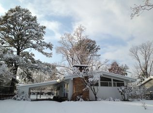 1000 S Taylor Dr, Carbondale, IL 62901