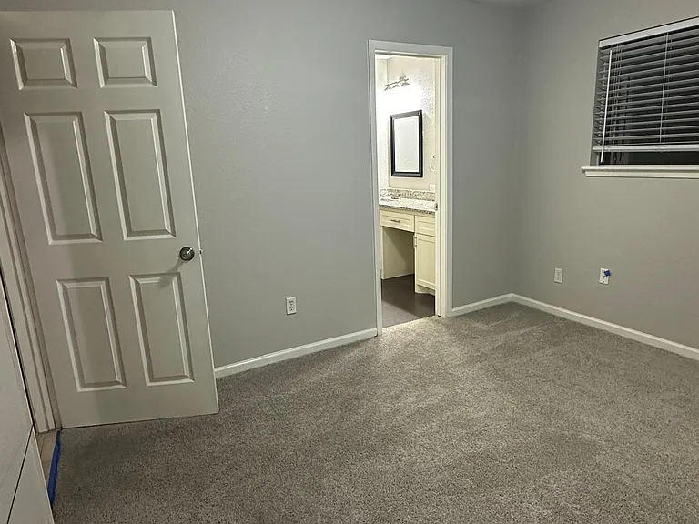 2414 Stillmeadow Dr — Photo 5