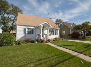 197 Buscher Ave, Valley Stream, NY 11580