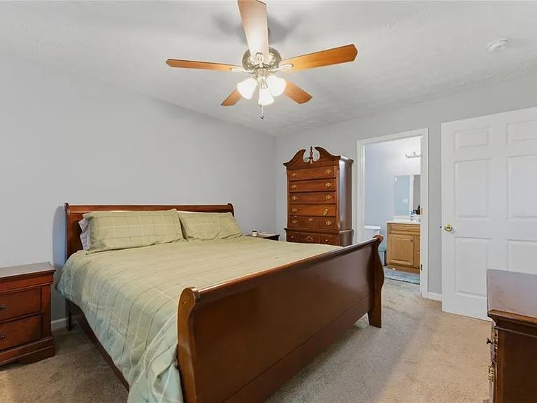 2341 Glebe Ct — Photo 6