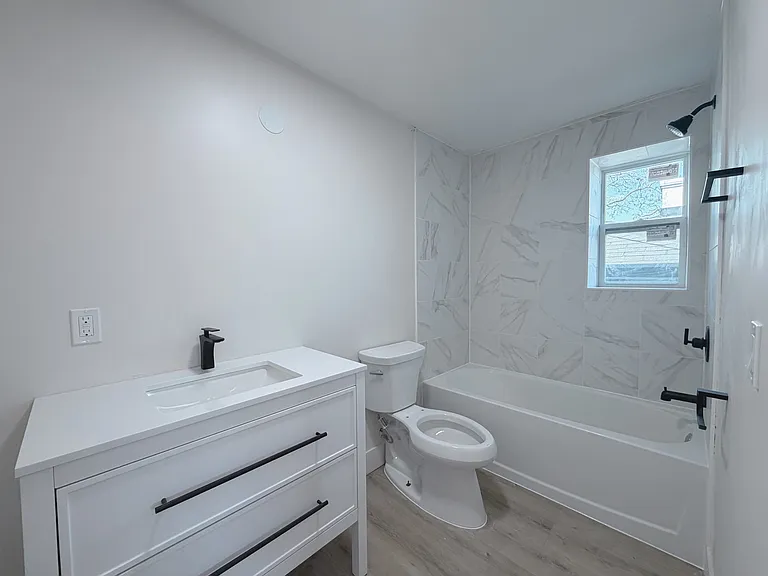 22 Grant Ave — Photo 12