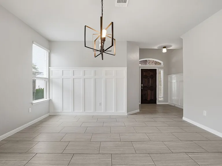 113 Bastian Ln — Photo 4
