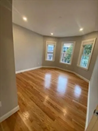 101 Pleasant St #3 — Photo 5