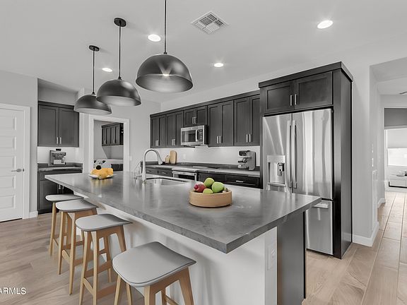 4th image of 402 E LAS PUERTAS Lane