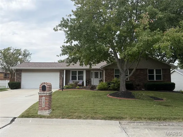 733 Cedar Glen Dr, Weldon Spring, MO 63304