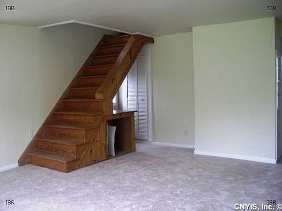 5th image of 99 Sweetland Rd