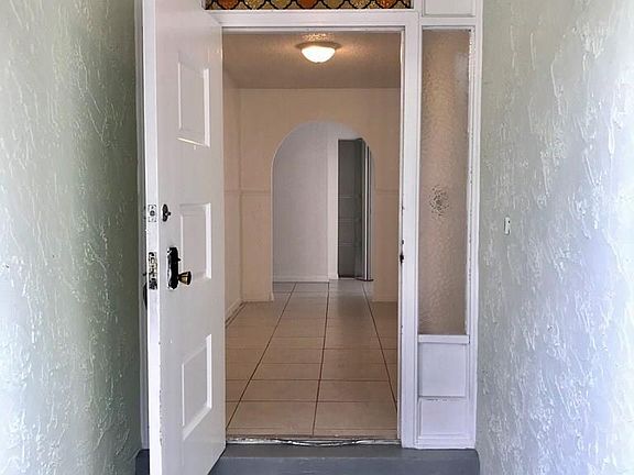 4th image of 2 Fernwood Ln
