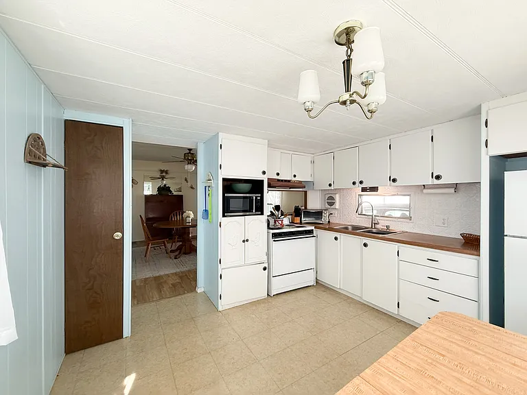 37039 Karen Ave — Photo 4