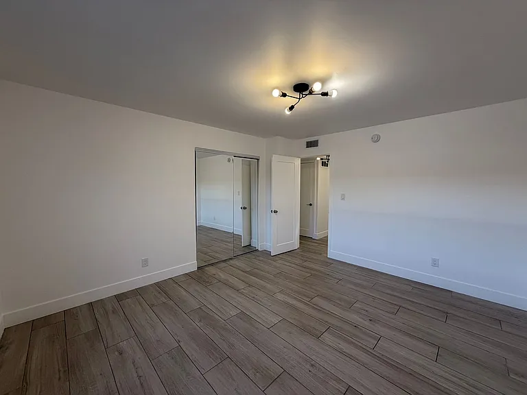 8517 Cedros Ave — Photo 9