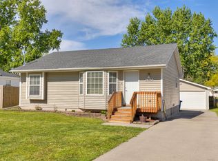 2506 E 39th Ct, Des Moines, IA 50317