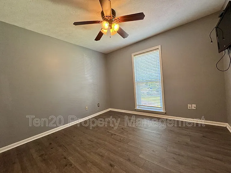 6446 Gloucester Ct — Photo 15