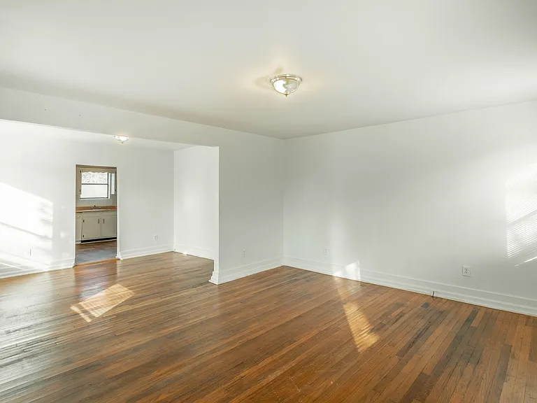 126 Goodson Ave — Photo 1