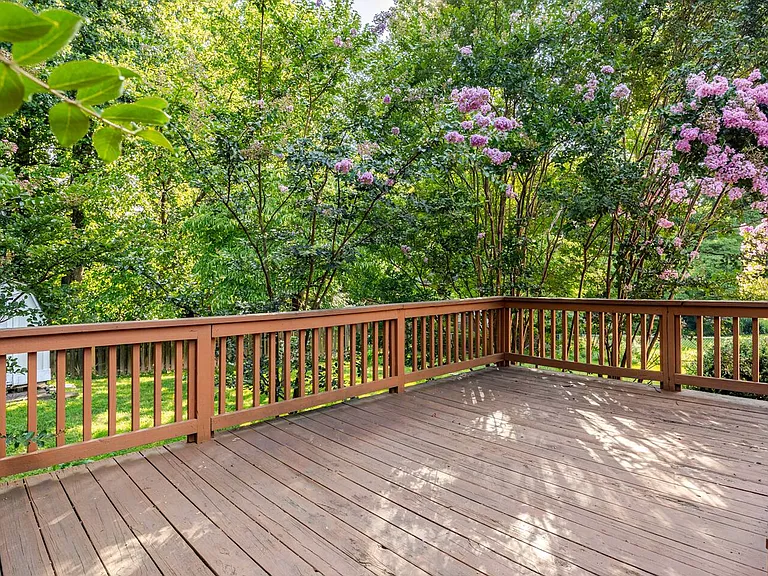 Fairwood Ln — Photo 22
