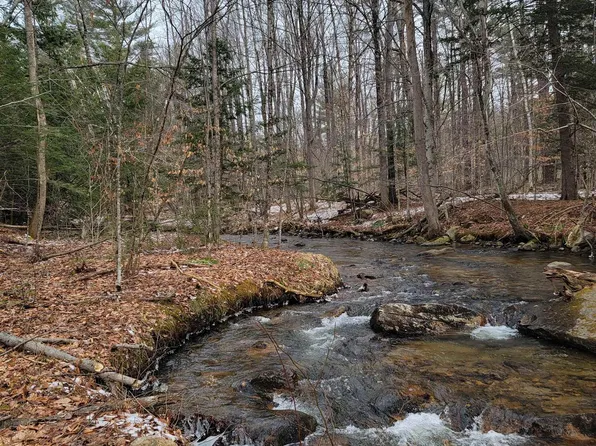 80 Crossover Road, Bennington, VT 05201