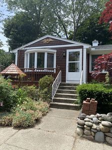 681 Pleasant St, Pawtucket, RI, 02860