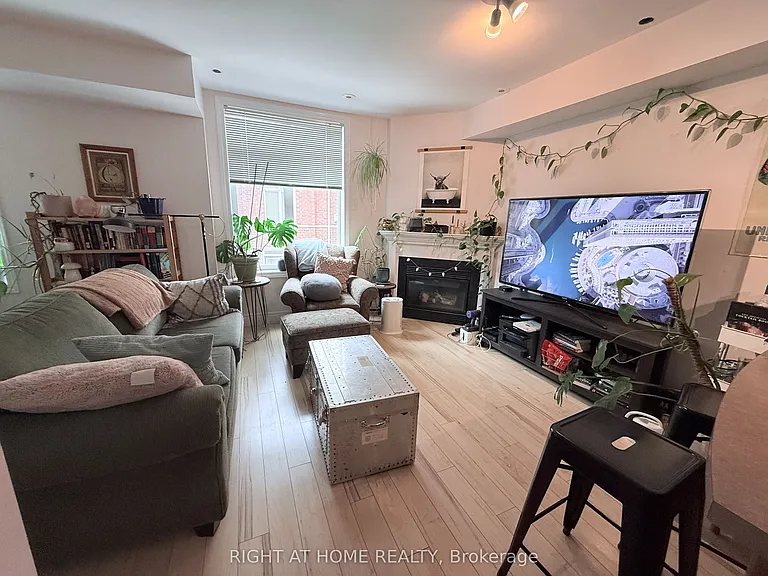415 Jarvis St #327 — Photo 9