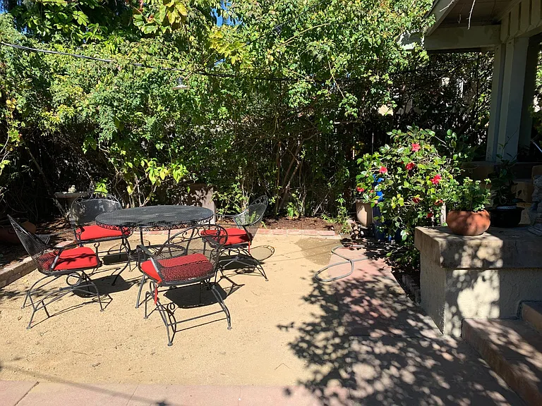 1122 Manzanita St — Photo 4