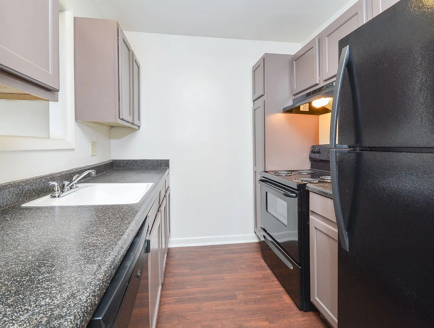 Charlotte Woods Apartments — Photo 4