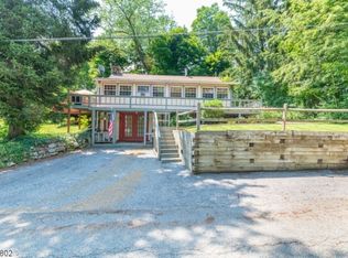 9 Kewaunee Rd, Highland Lakes, NJ 07422