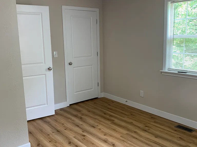 1718 California Ave — Photo 8