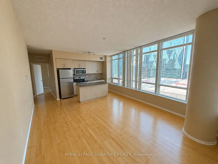 65 Bremner Blvd #1310 — Photo 4