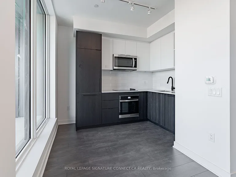 1185 Dupont St #815 — Photo 3