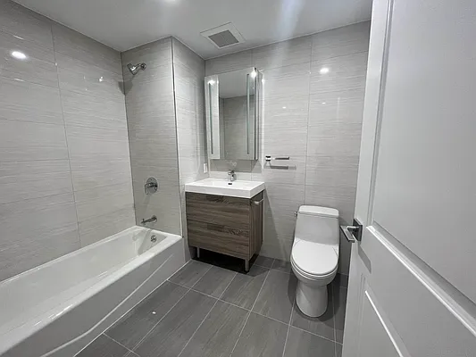 Rented by E Realty International Corp | media 19