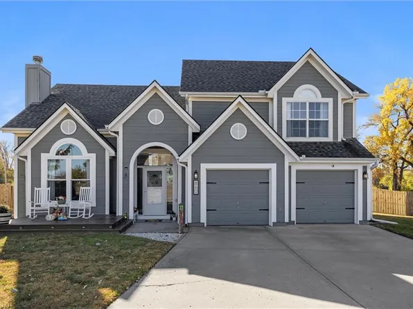 860 River Dr, Edwardsville, KS 66111