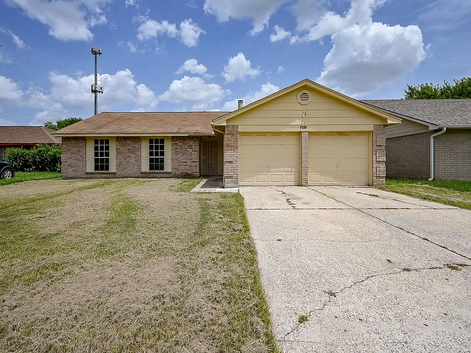 2667 Grand Canyon Dr