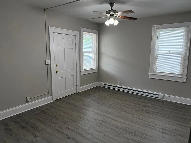 242 Ethel Ave — Photo 2