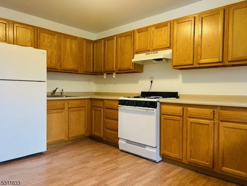 1 bed, 1.0 bath, $1,575 — Photo 3