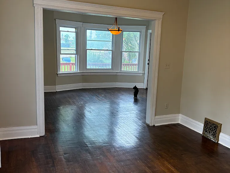 9401 Navarre St — Photo 3