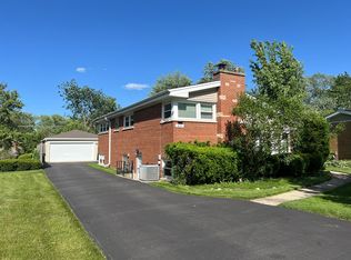 437 Bel Air Dr, Glenview, IL