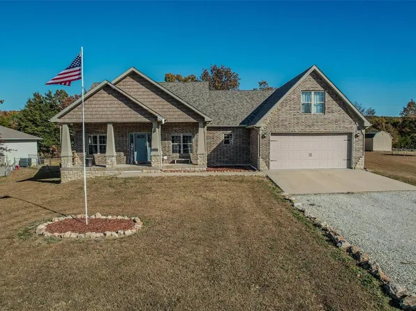 228 Sweet Valley Cir, Crocker, MO 65452
