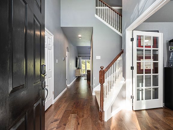 5th image of 2753 Valencia Ln